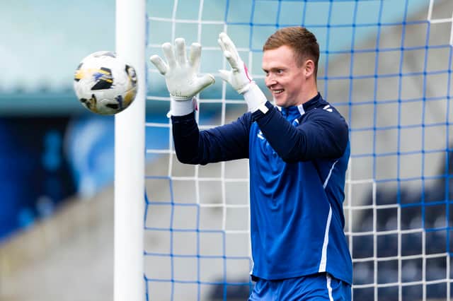 Former Rangers goalkeeper Kieran Wright has penned a short-term deal at Hearts.