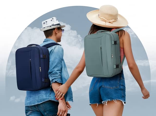 The Xkdoai 40x30x20cm backpack is designed for everyday student use as well as underseat airline travel