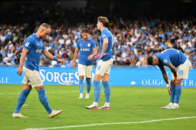 Scott McTominay (No 8) and his Napoli teammates were downed by Como.