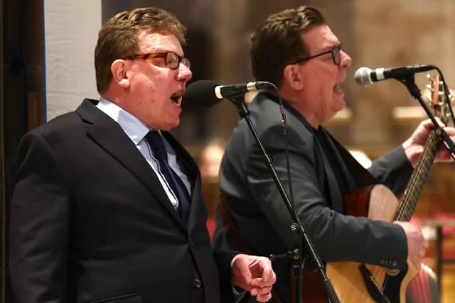 The Proclaimers performing.