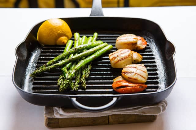 Cafe St Honore Neil Forbes recipe - Scallops and Asparagus
