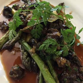 Snails and asparagus