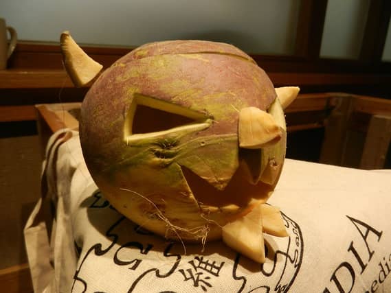 Halloween carving