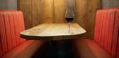 l'escargot bleu wine bar-outside 3 (1)