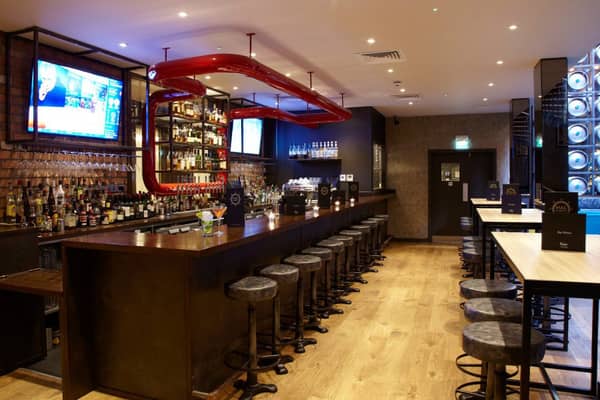 mal-glasgow-malbar-01400