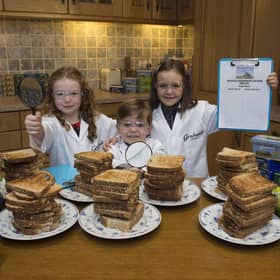 © Pictures,
Sunnybank Cottages, 117 Waterside Rd,    Carmunnock, Glasgow. U.K.  G76 9DU. 
 t. 01416444564 m.07811946280 f                e - graemehunter@mac.com
