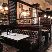 12/05/17 . GLASGOW. 79 St Vincent Street
Glasgow.
Chakoo Bombay Cafe. Interior of Chakoo Bombay Cafe for review.