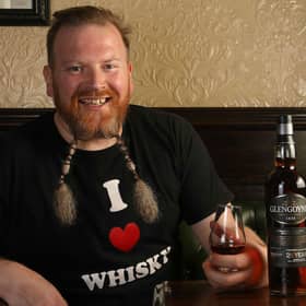 _Dave Broom & Alasdair Day with the first cask - credit Scott Mooney