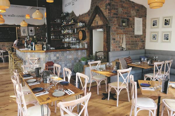 La Casa Tapas & Mezze  
4.9
13 Google reviews
Restaurant
Address: 103-105 Dalry Rd, Edinburgh EH11 2AB