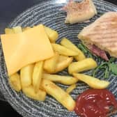 Angus Scott was expecting good things when he ordered his meal at Edinburgh Airport (Photo: Twitter/@angusscottt)