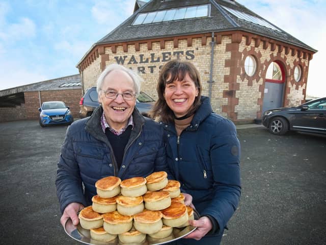 _Dave Broom & Alasdair Day with the first cask - credit Scott Mooney