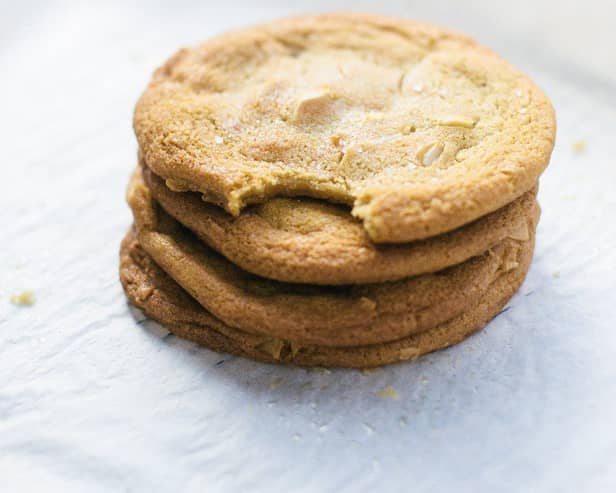 white chocolate cookies