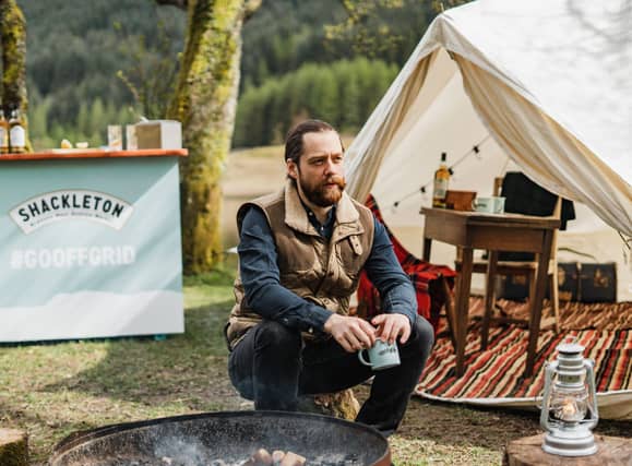 Outlander star, Richard Rankin, goes off-grid to launch the UK's first map of offline staycations, created by The Shackleton Whisky - after it was found that Brits spent over eight hours per day glued to their screens during lockdown. To celebrate its release, Shackleton has built a pop-up retreat in a secret location for groups of up to six to book this bank holiday weekend (28th – 30th May). Visit their Instagram page for more information.