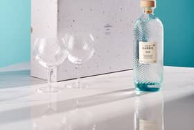 The Harris Copa Gift Set_ 1 x 70cl Harris Gin + 2 copa glasses - £72