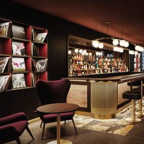 CaledonianBar 01