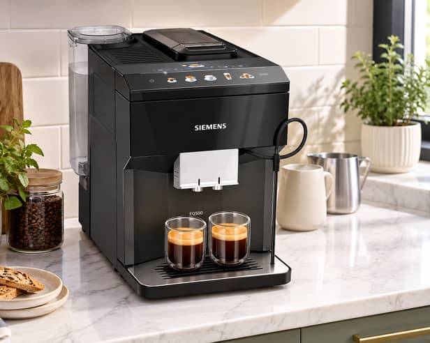 The Siemens EQ500 bean-to-cup coffee machine has been reduced by £400 at Currys.