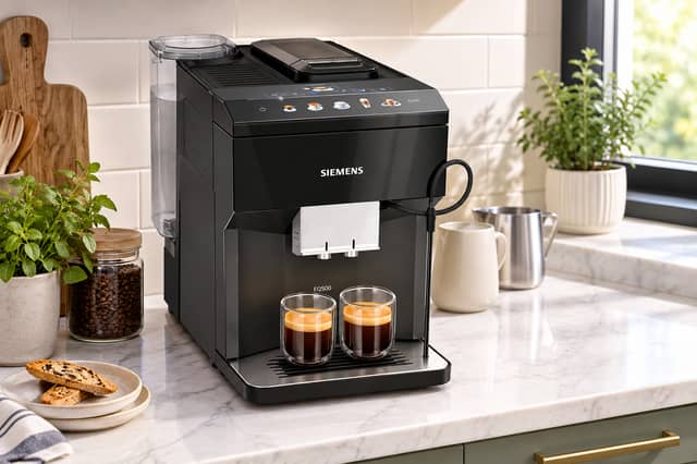 The Siemens EQ500 bean-to-cup coffee machine has been reduced by £400 at Currys.