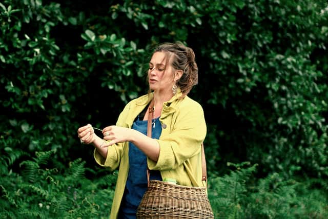 Lucy Cooke on a foraging walk