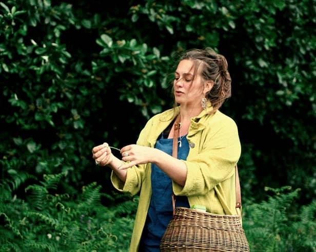 Lucy Cooke on a foraging walk