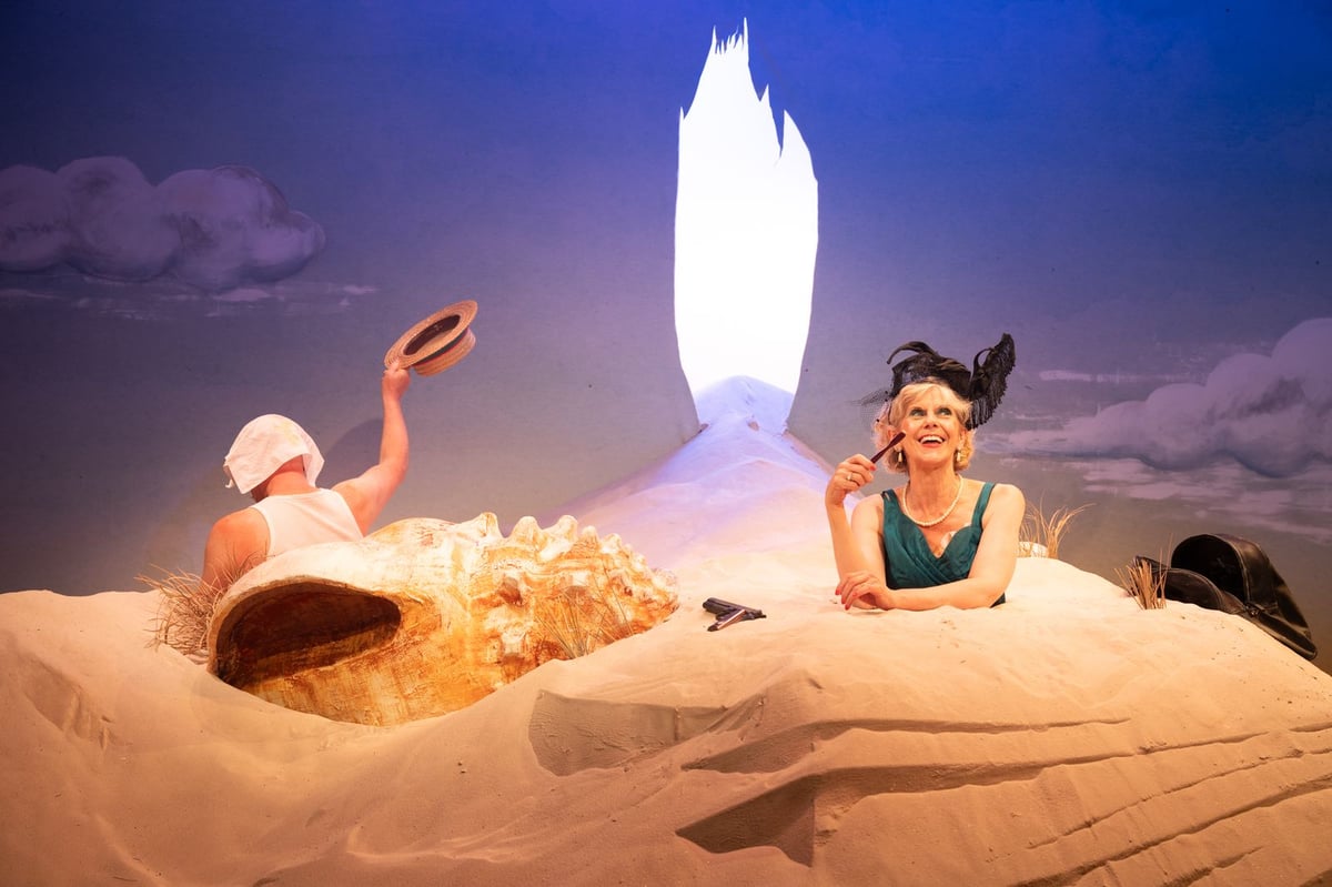 Theatre reviews: Happy Days | Antigone