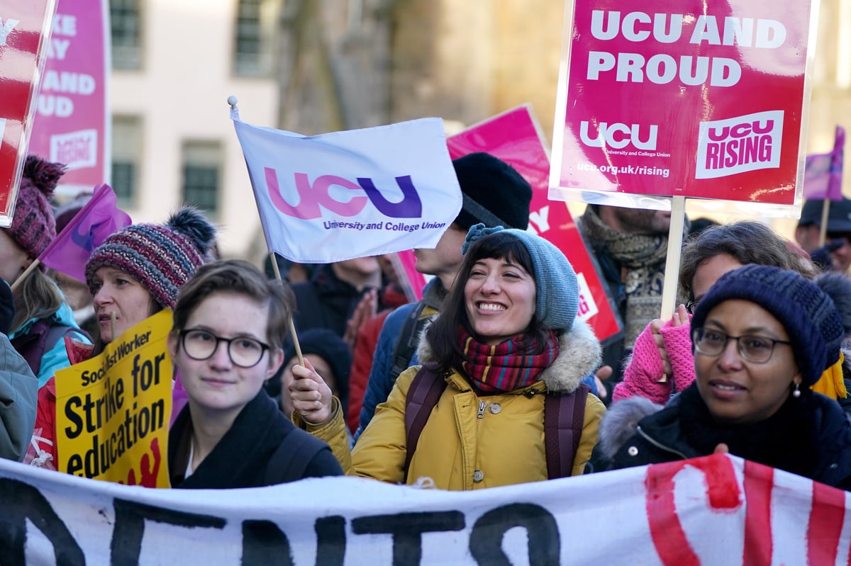 Thousands of Edinburgh University staff begin strikes in cuts and redundancies dispute