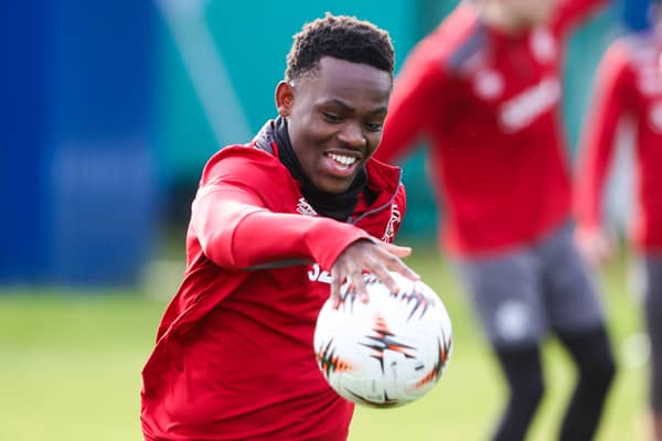 Former Rangers winger Rabbi Matondo has signed for Hibs.