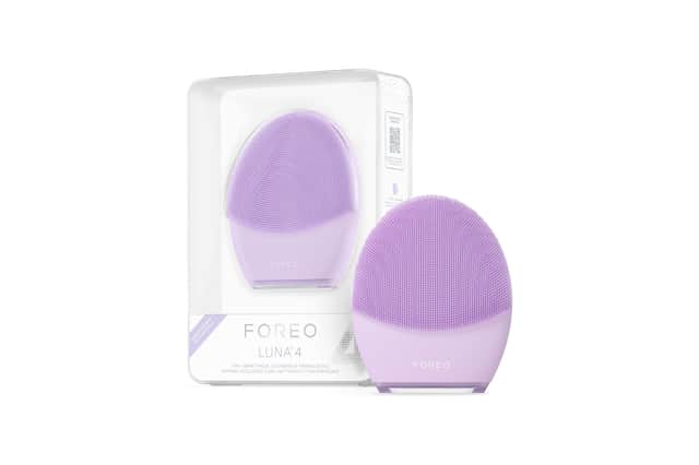FOREO LUNA 4 facial cleansing brush