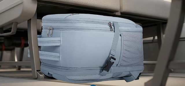 40x30x20cm Ryanair cabin backpack with laptop compartment and bottle holder