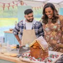 Yannis showing Alison Hammond his showstopper. 