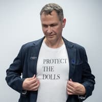 Teaching union boss criticised for 'deeply offensive' pro-trans t-shirt at SNP conference