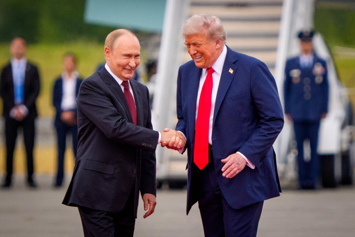 Europe must try to make Donald Trump's favours for Vladimir Putin a US election issue