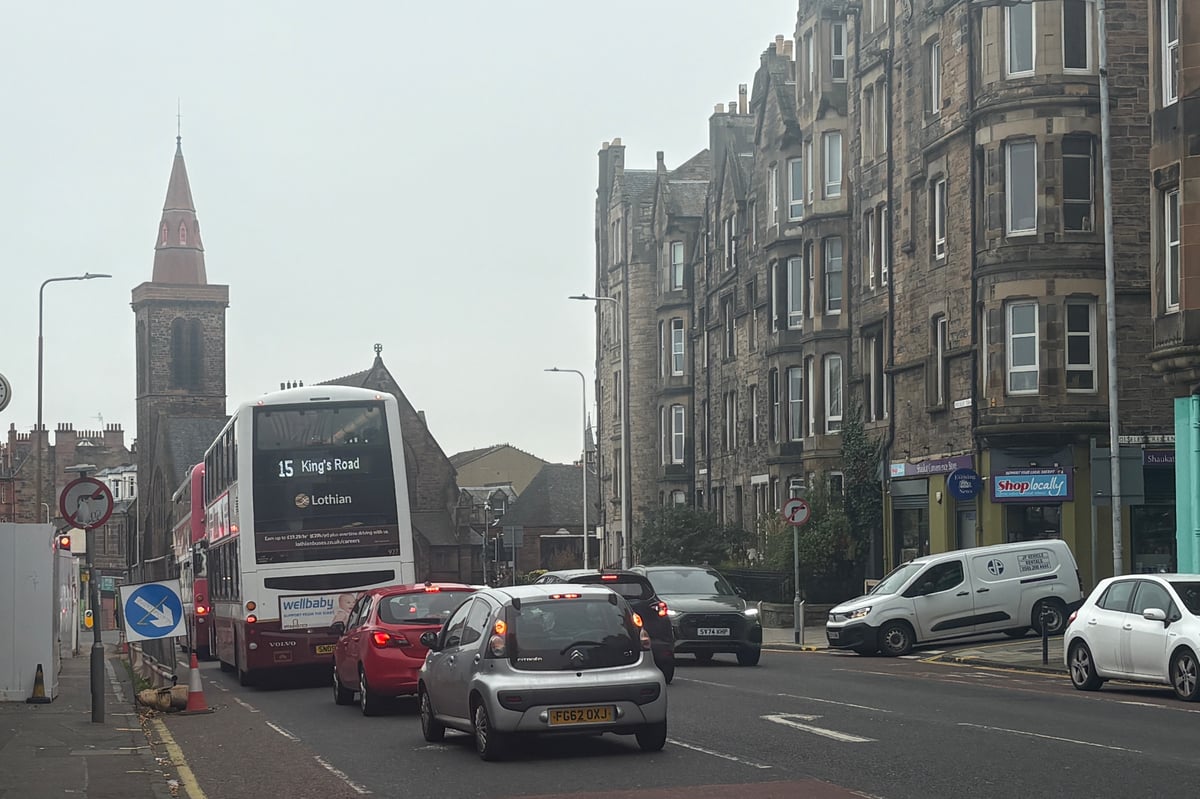 Edinburgh businesses say trade has been hampered by 7-7-7 bus lanes