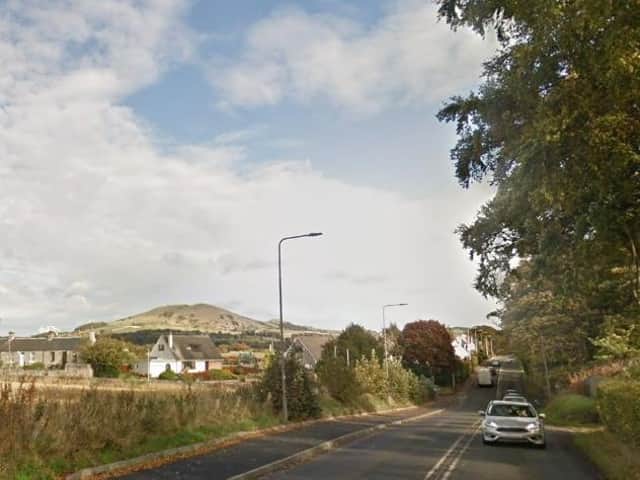 The incident occurred on the A915 Largo Road in Leven, Fife.