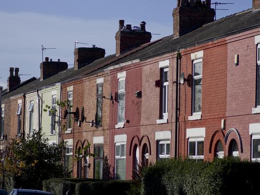 Current average house price: 173,700 GBP. Percentage year on year growth: 4.5