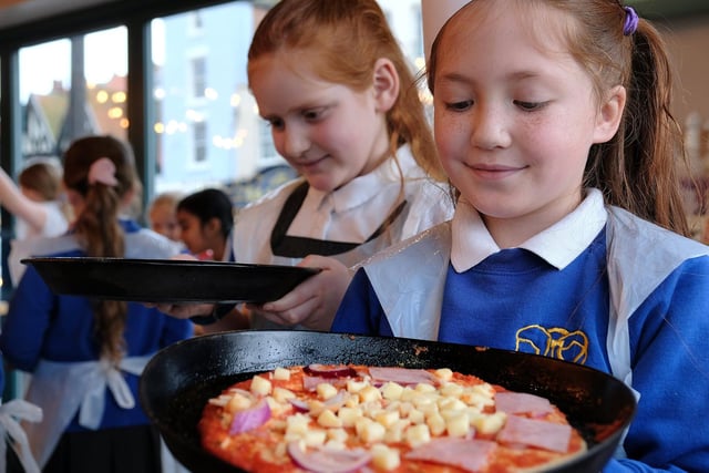 The restaurant gave 93 children the chance to make a healthy pizza for nothing.