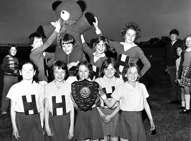 RETRO 1976 - Sports stars of  St Oswald's Junior School Ashton