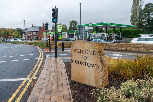 The average property price in Moortown was £326,500.