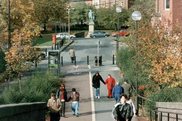 Enjoy these photo memories from around Leeds in 1992. PIC: Leeds Libraries, www.leodis.net