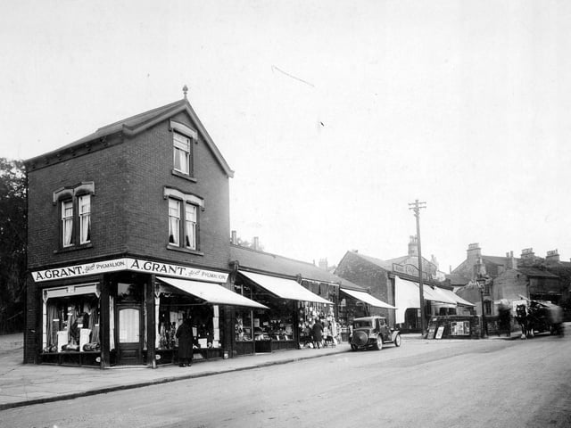 North Lane in October 1931. The view is from the junction with South Parade and Kirkstall Lane.