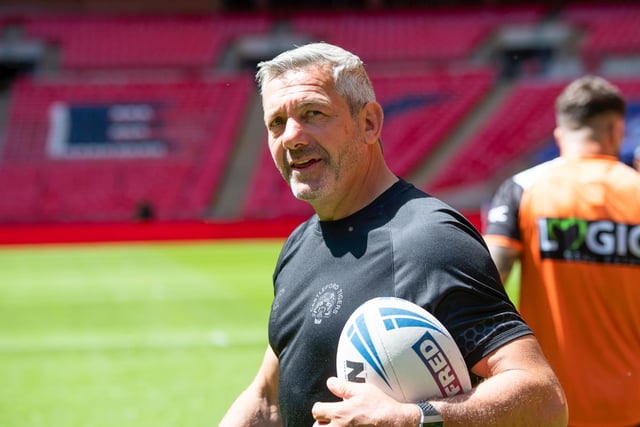 Daryl Powell - 
Current Honours: 0,
Previous Honours: 5 (1 x Super League League Leaders' Shield, 3 x Championship League Leaders' Shields, 1 x Championship Grand Final), 
Winning Record: 64%, 
Longevity: Coaching since 1996. 
Powell's first coaching experience came as a player/coach at Keighley Cougars in 1996 before moving onto Leeds Rhinos in 2001. He enjoyed a successful period at Featherstone Rovers before joining Castleford in 2013, leading them to two Challenge Cup finals, one Super League Grand Final and winning the League Leaders' Shield in 2017. He also took Leeds Rhinos to the Challenge Cup final in 2003.