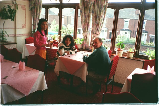 Diners enjoy a meal at the Lanna Thai restaurant at Westgate End in June 1999.