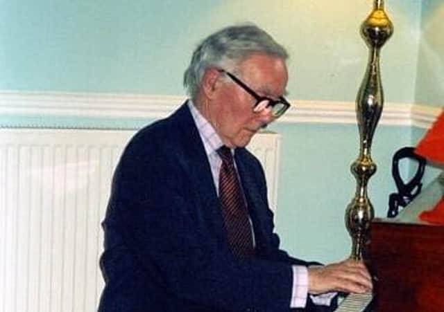 Dr Colin Kingsley