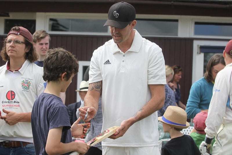 Kevin Pietersen signs autographs / Pictures: Ron Hill