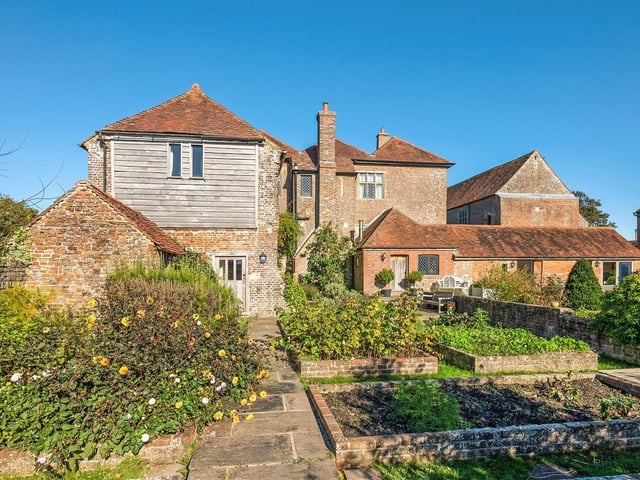 The Manor House, Chiddingly Place. Photo from Zoopla