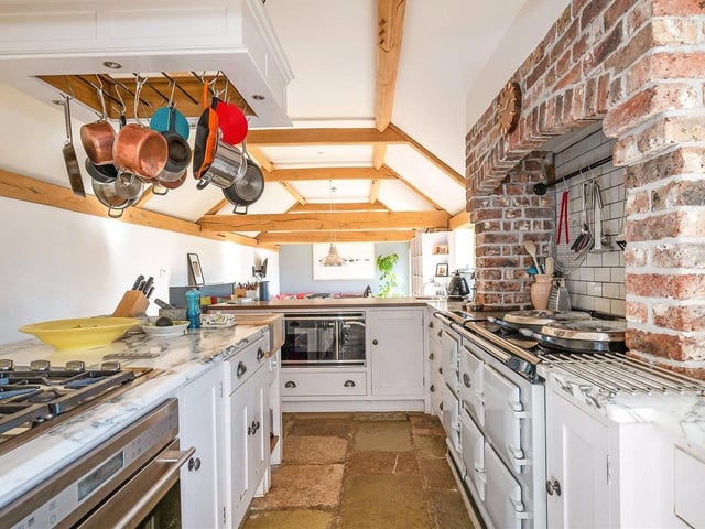The Manor House, Chiddingly Place. Photo from Zoopla
