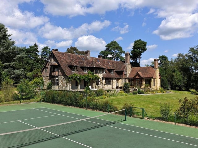 Equestrian country home in Crowborough, from Zoopla