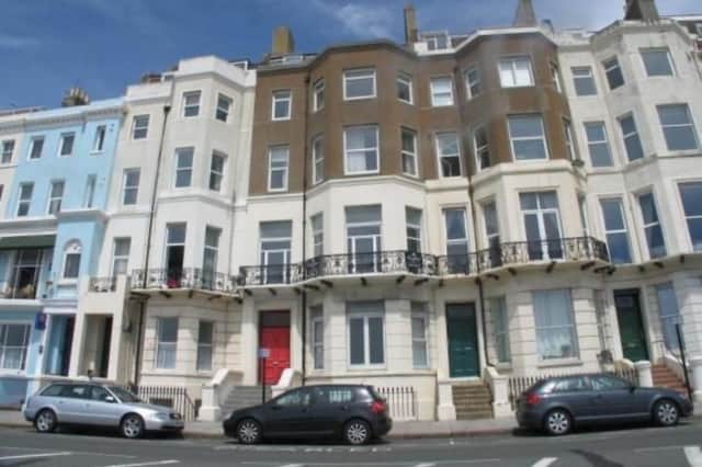 St Leonards seafront flat. The ground floor flat has views of the promendade, beach and sea. SUS-220128-113750001