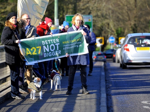 Extinction Rebellion protest against Arundel Bypass. Pic S Robards SR2201292 SUS-220129-162517001