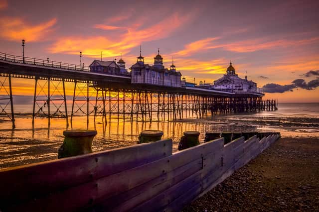 Another day dawns in Eastbourne. This sunrise was taken by Ralph Davies with a Nikon D 7000. SUS-220202-102918001