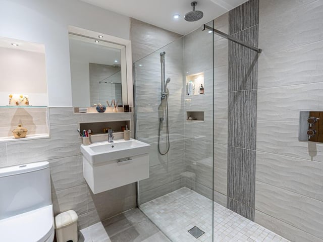 Picture: Tyron Ash Real Estate, Mayfair, and Rightmove